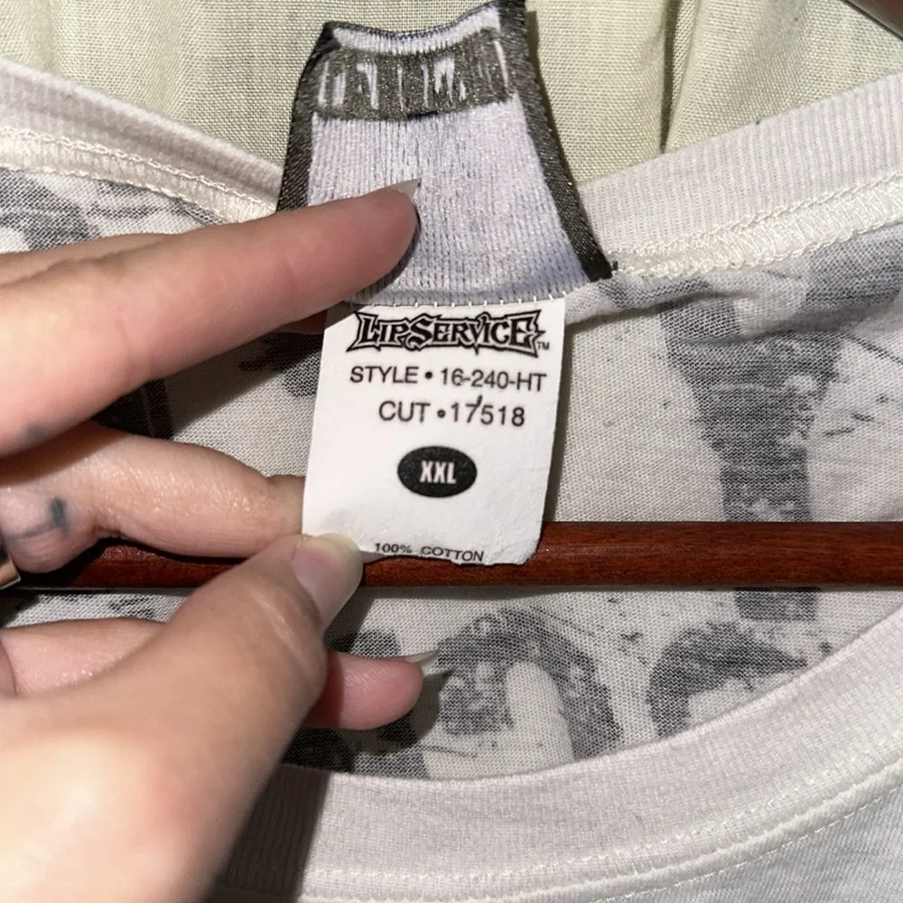 Vintage Lip Service woman’s graphic tshirt! - Picture 3 of 4